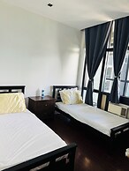 2 bedroom with 2 Balconies Skyline View