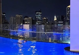 2 bedroom with 2 Balconies Skyline View