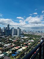 2 bedroom with 2 Balconies Skyline View