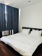 2 bedroom with 2 Balconies Skyline View