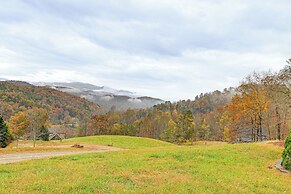 Near Hikes & Waterfalls: Smokey Mtn-view Haven!