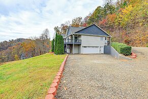 Near Hikes & Waterfalls: Smokey Mtn-view Haven!