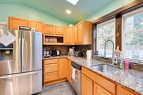 Hike, Fish & Swim: Packwood Home on Golf Course!