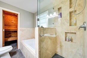 Hike, Fish & Swim: Packwood Home on Golf Course!