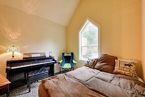 Hike, Fish & Swim: Packwood Home on Golf Course!