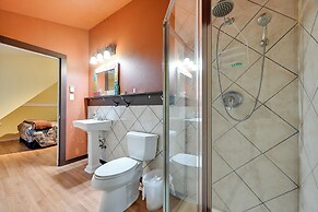 Hike, Fish & Swim: Packwood Home on Golf Course!