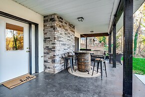 Dock & Hot Tub at High Rock Lake Retreat