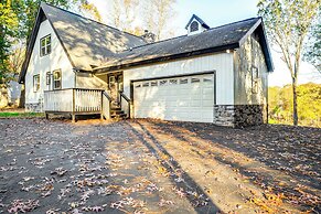 Dock & Hot Tub at High Rock Lake Retreat