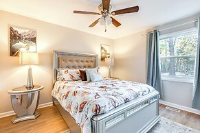 Dock & Hot Tub at High Rock Lake Retreat