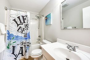 Dock & Hot Tub at High Rock Lake Retreat