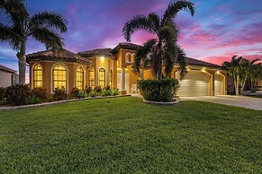 'paradise Palms' Cape Coral Home w/ Dock!