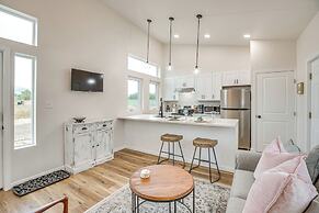 Wineries & Farm Fresh Harvest: Chic Palisade Gem!