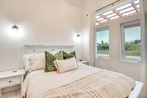 Wineries & Farm Fresh Harvest: Chic Palisade Gem!