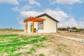 Wineries & Farm Fresh Harvest: Chic Palisade Gem!