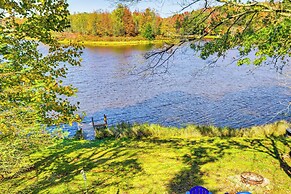 Walk to Beach: Arrowhead Lake Home