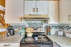 Walk to Beach: Arrowhead Lake Home