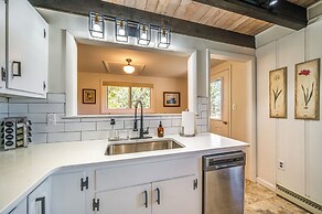 Walk to Liberty Mountain: Lake-view Ski Retreat!