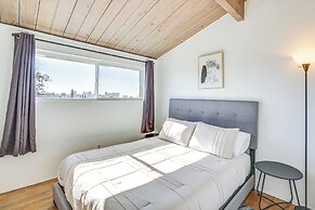 3 Mi to Balboa Park: Water-view Condo w/ Balcony