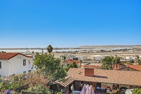 3 Mi to Balboa Park: Water-view Condo w/ Balcony