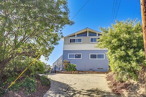 3 Mi to Balboa Park: Water-view Condo w/ Balcony