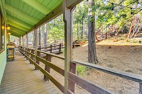 4 Mi to White Pines Lake: Quiet Cabin w/ Fire Pit