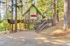 4 Mi to White Pines Lake: Quiet Cabin w/ Fire Pit