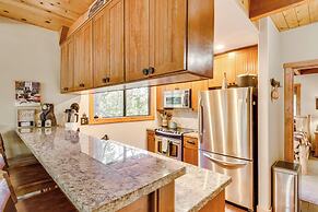 4 Mi to White Pines Lake: Quiet Cabin w/ Fire Pit