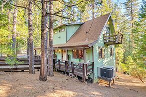 4 Mi to White Pines Lake: Quiet Cabin w/ Fire Pit