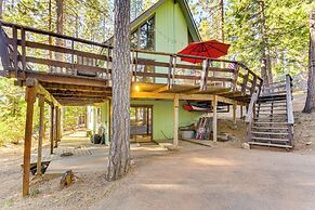 4 Mi to White Pines Lake: Quiet Cabin w/ Fire Pit