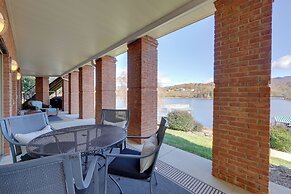 Lake Chatuge Apt w/ Boat Dock in Hayesville!