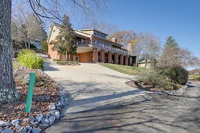 Lake Chatuge Apt w/ Boat Dock in Hayesville!