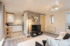 Host Stay Bradshaw Close