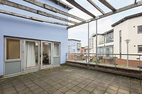 Host Stay Bradshaw Close