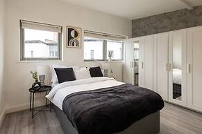 Host Stay Bradshaw Close