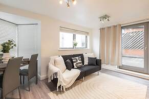 Host Stay Bradshaw Close