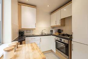 Host Stay Bradshaw Close