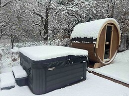 Villa Yarema Mountain Relax With Hot Jacuzzi & Sauna