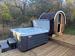 Villa Yarema Mountain Relax With Hot Jacuzzi & Sauna