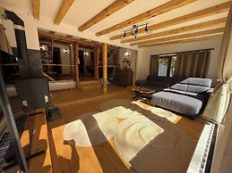 Villa Yarema Mountain Relax With Hot Jacuzzi & Sauna
