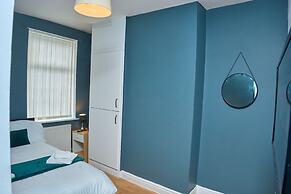 2dbed Close to Etihad, Coop Live, Manchester