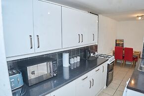 2dbed Close to Etihad, Coop Live, Manchester