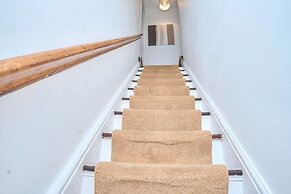 2dbed Close to Etihad, Coop Live, Manchester