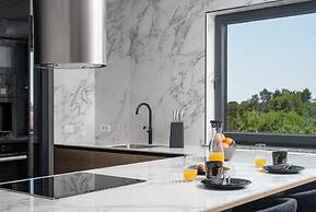 Penthouse Adela