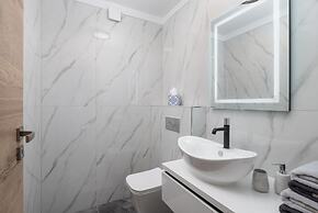 Penthouse Adela