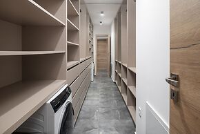 Penthouse Adela