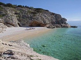 Elegant Brsec Apartments With Sea View
