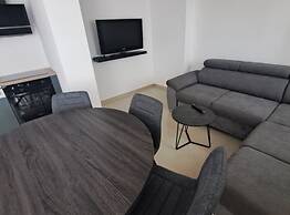 Elegant Brsec Apartments With Sea View