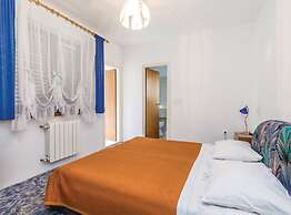 Elegant Brsec Apartments With Sea View