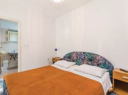 Elegant Brsec Apartments With Sea View