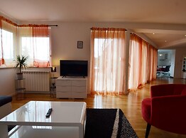 Calm Countryside Rovinj Manor With Pool